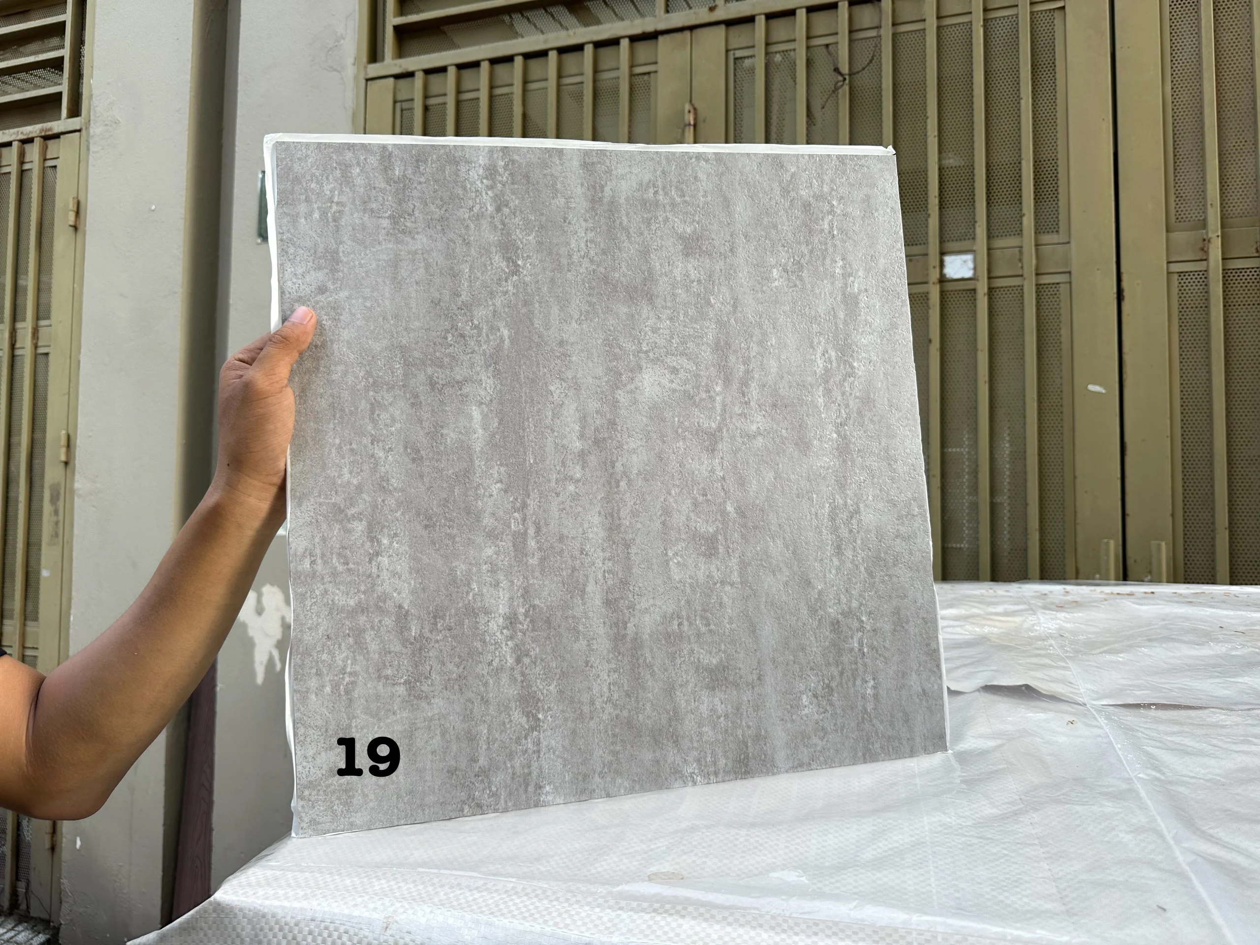 Sàn nhựa dán giả gỗ | Nội thất HCK