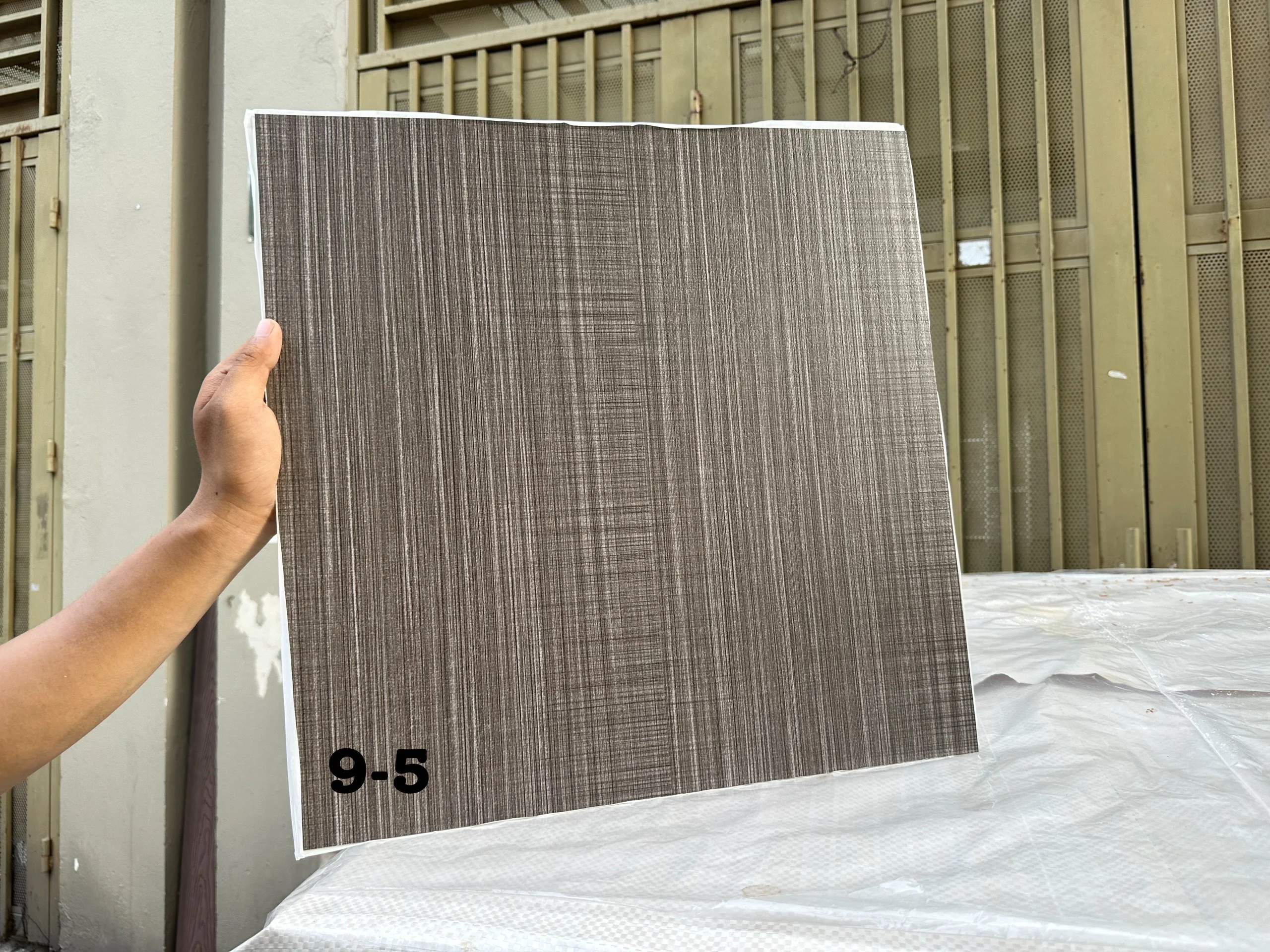 Sàn nhựa dán giả gỗ | Nội thất HCK